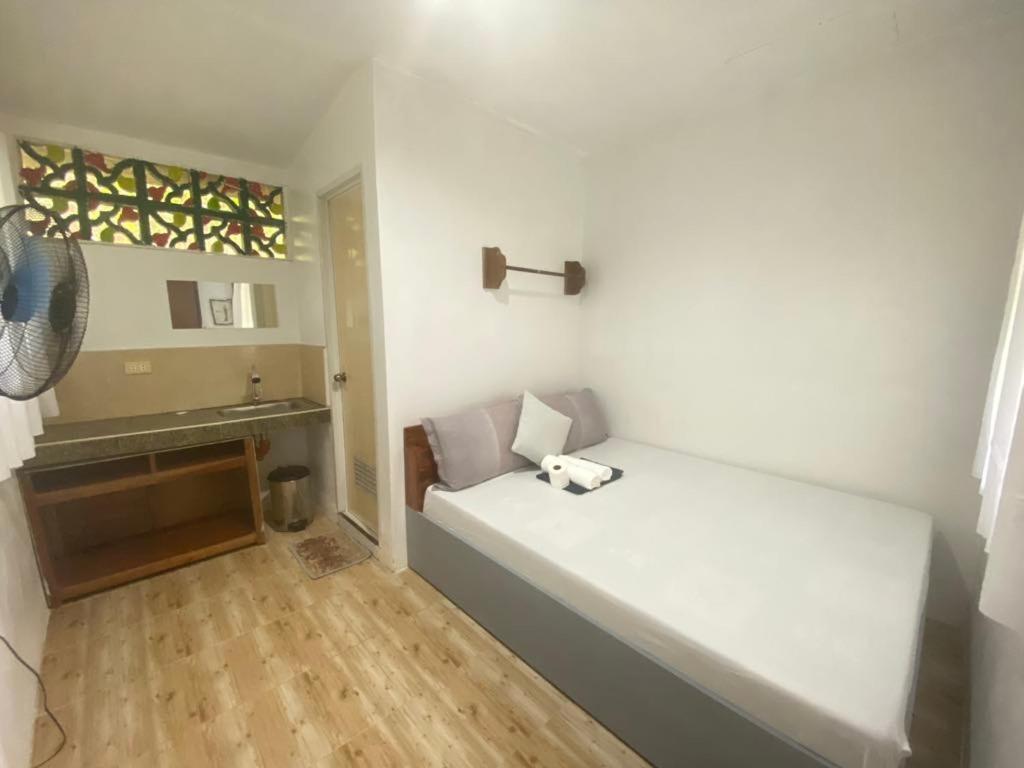 Mil'S Hillside Tourist Inn San Vicente  Εξωτερικό φωτογραφία